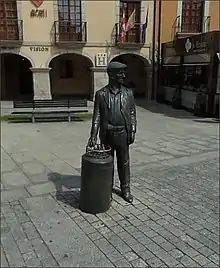 Monumento a Pepe Cortés el barquillero, en Ponferrada (España)