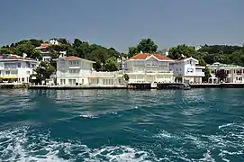 Elbiseci Ahmet Bey Yalısı y Esra Umur Yalısı en Kanlıca en el Bósforo.