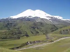 El Elbrus visto desde el norte