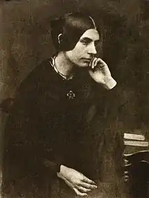 Retrato de la escocesa Eleanor Rigby hacia 1840, obra de David Octavius Hill (Scotland, 1802-1870) y Robert Adamson (Scotland, 1821-1848), publicado en 1910 y expuesto en el Museo de Arte del Condado de Los Ángeles.