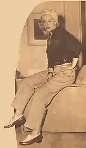 La actriz Elina Colomer usando pantalones en 1953