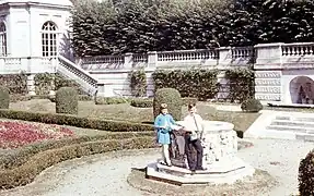 Jardines de la mansión, 1968