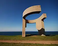 Elogio del horizonte, de Eduardo Chillida.