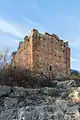 Restos de la fortificación en el embalse.