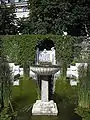 Fuente en el monumento a Isabel de Baviera.