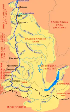 Mapa en ruso del Yeniséi (Енисей); Kizil (Кызы́л), la capital de Tuvá (Тыва́),  está ubicada en el lugar donde nace este río