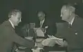 Entrega de certificados en el acto de clausura de los cuross de Lo Rat-Penat de 1955.