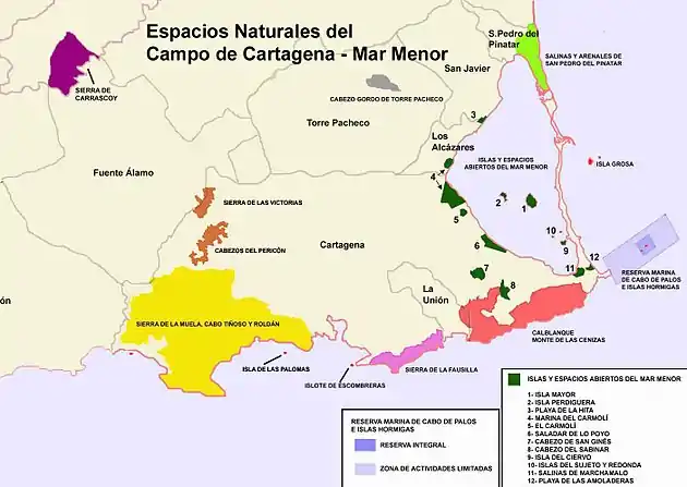 Situación de los enclaves dentro de la Región de Murcia (verde oscuro).