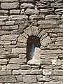 Ermita de santa Isabel, ventana de la cabecera en el muro sur