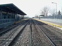 La estación en su estado original, antes de la elevación de andenes