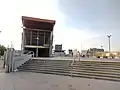 Acceso oriente a la estación.