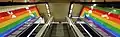 Escaleras mecánicas que dan acceso a la estación.