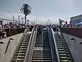 Escaleras de acceso a la estación.