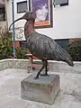 Estatua de Bandurria en la entrada principal en la Universidad de La Frontera.