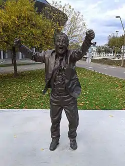 Monumento a Manolo Preciado (2013), en Gijón.