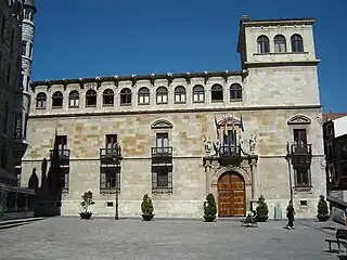 Palacio de los Guzmanes de León, de Rodrigo Gil de Hontañón