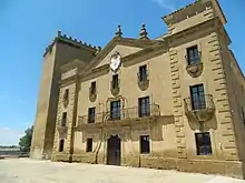 Fachada del Palacio del Vizconde de Biota y Torreón (Biota-Zaragoza)