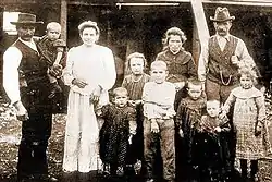 Una de las familias de colonos italianos que fundaron Capitán Pastene, año 1910.