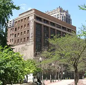 El Farwell Building desde el Capitol Park