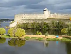 Otra vista de la fortaleza.