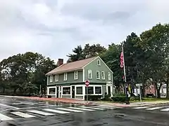 La casa Antram-Gray de 1736 sirve como centro de visitantes del parque.