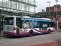 Vista trasera de un Citaro primera generación en First Manchester, mostrando la diferencia de la parrilla.