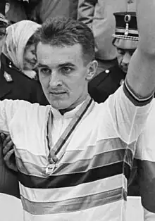 Vicentini en el podio del campeonato del mundo en ruta amateur de 1963