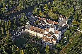 L'abbaye Notre-Dame de Fontgombault.