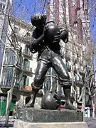Fuente del joven de los cántaros, plaza de Urquinaona, Barcelona (1911).