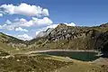 El Formarinsee con la montaña que hay a 1,5 km al Este del lago