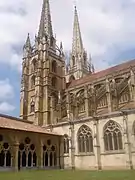 Catedral vista desde el claustro