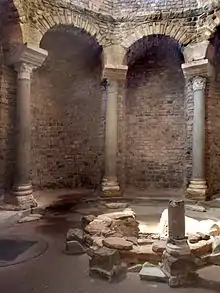 Baptisterio de la catedral Saint-Léonce de Fréjus, interior