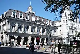 El cabildo y la catedral de San Luis de Nueva Orleans.