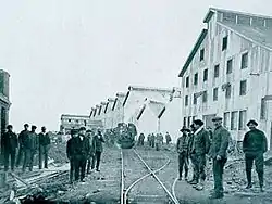 Trabajadores en el Frigorifico Bories, en el año 1920.