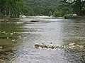 El río Frío a su paso por el Parque Estatal Garner en el condado de Uvalde, Texas.