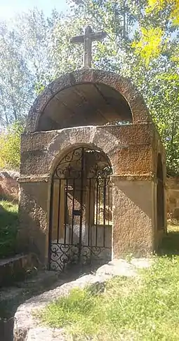 Puerta de la Fuente Santa de Caballar