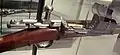 Un fusil Gras modificado en 1883 con un depósito de 10 cartuchos accionado mediante gravedad.