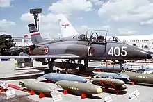 Soko G-4 Super Galeb yugoslavo en una exhibición aérea en durante 1991 en París