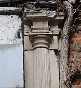 Capitel dórico en el Hôtel Guillaume de Bernuy (también conocido como Hôtel de Buet).