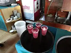 el tinto de verano es un clásico de los chiringuitos españoles