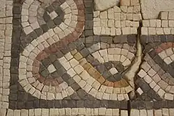 Mosaico romano procedente das escavacións arqueolóxicas na Praza de San Domingos (Lugo)