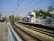 Quais et voies en regardant vers Aéroport CDG 2/Mitry - Claye, depuis l'extrémité ouest de la gare.