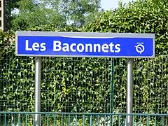 Cartel de la estación de Les Baconnets.