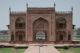 Naqqar khana del mausoleo de Itimad-Ud-Daulah, Agra (1625)