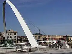 Vista a lo largo del puente desde el lado de Gateshead