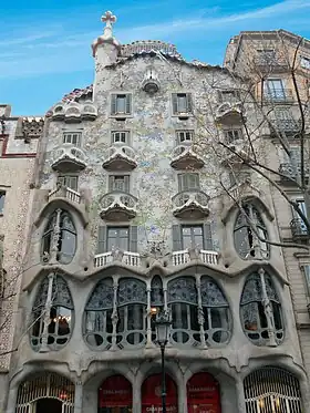 Fachada de la casa Batlló de Antonio Gaudí (Barcelona)