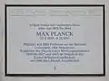 Placa en memoria de Max Planck en su casa de Grunewald. Puesta el 4 de octubre de 1989.