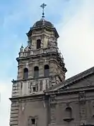 Remate de una de las torres desde el exterior.