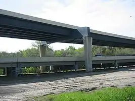 Puente de viga metálica