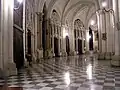 Girola de la catedral de Toledo, donde se abre la Capilla del Condestable o de Santiago.